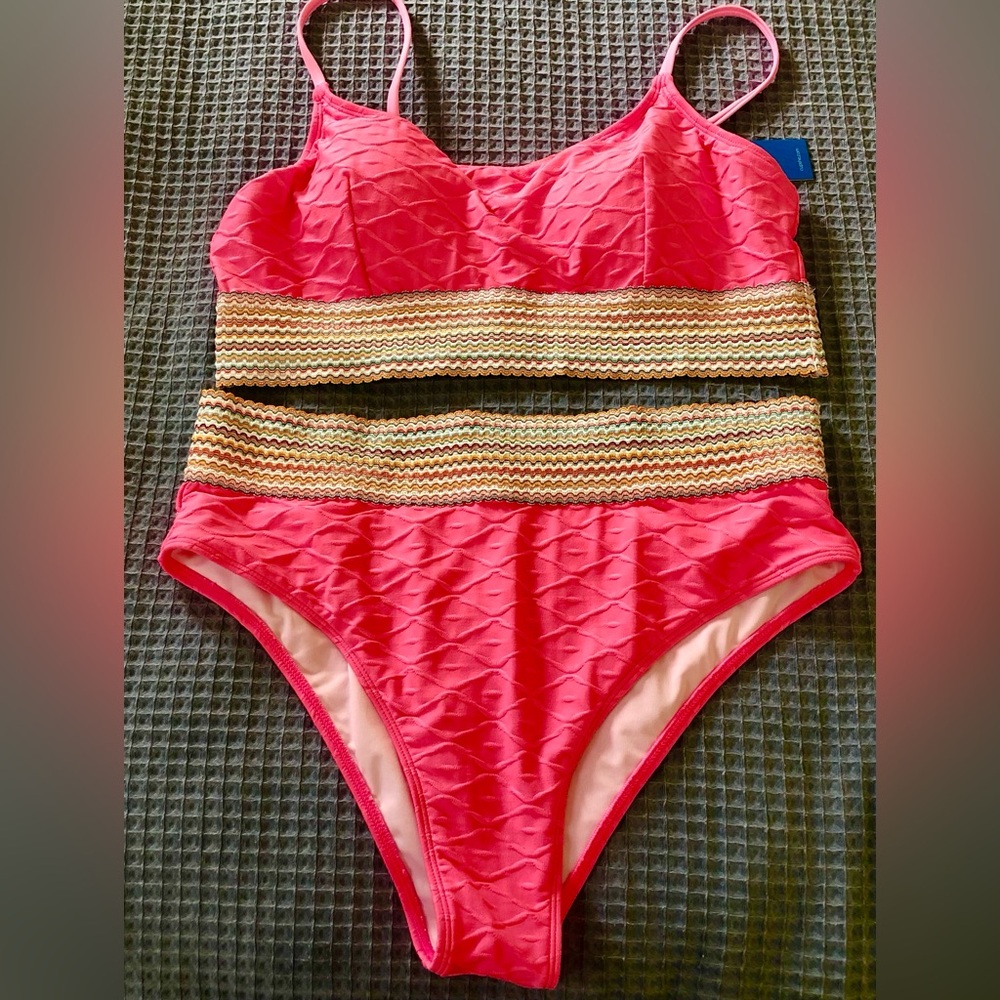 Cupshe Bright Pink Women’s Two-Piece Swim Set with Striped Waistband w/ gold